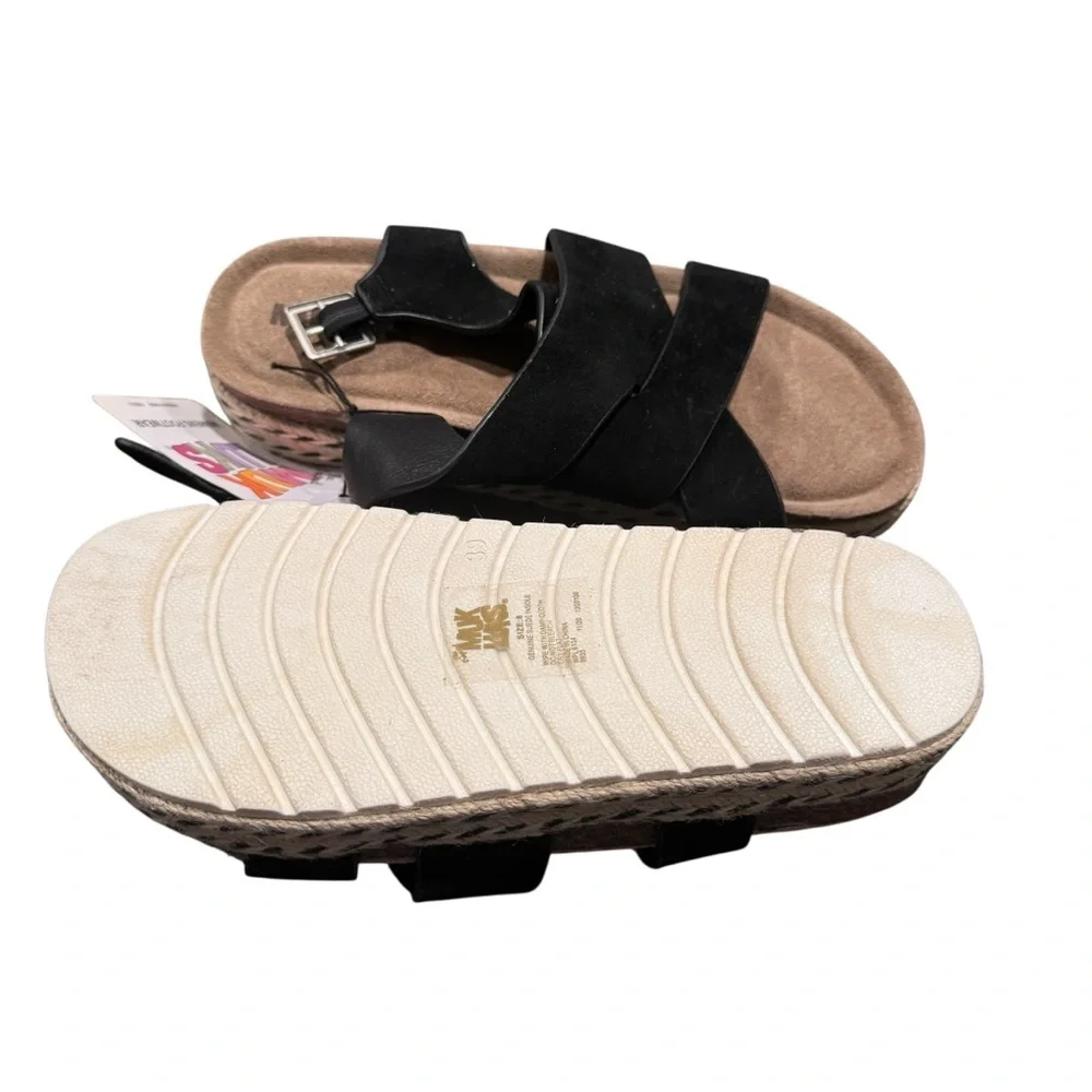 NWT Muk Luks Women’s Black Suede Platform Sandals Tan Size 8 M Cross Strap